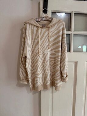 Chico's Beige and Cream Zebra-Print Hoodie